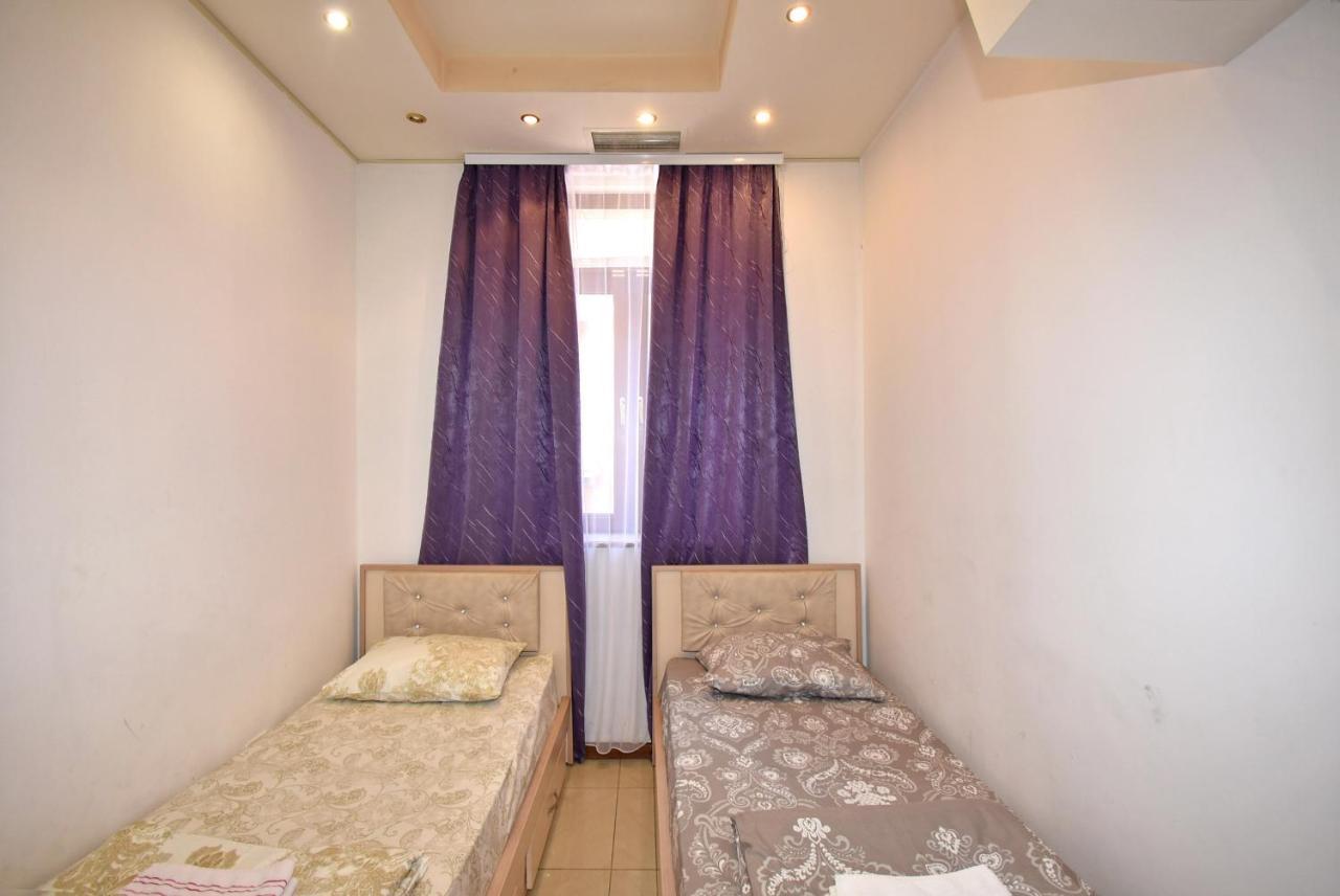 Armenak Apartment No 8, Abovyan Street Yerevan Exterior photo